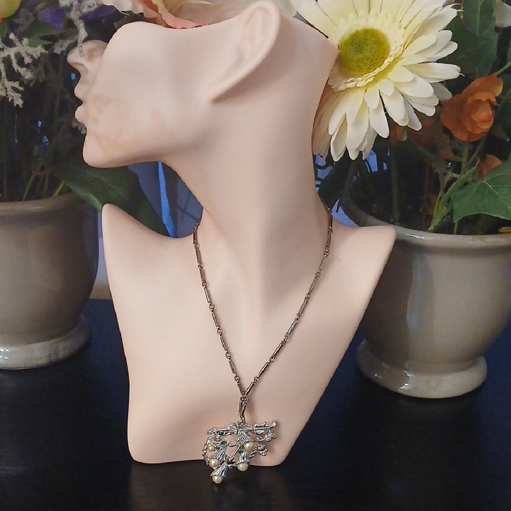 Silver Leaf Pendant Necklace